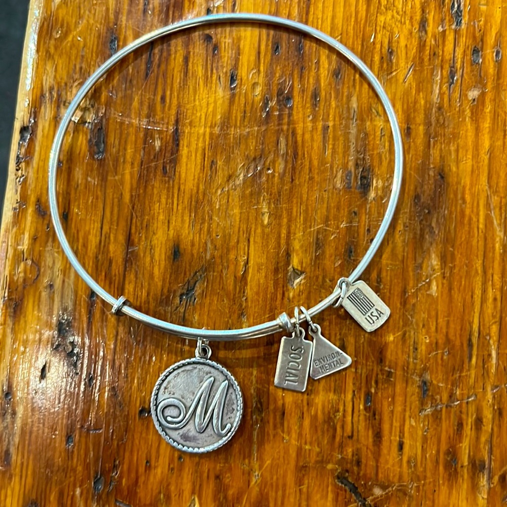 Wind & Fire Love Letter "M" Initial Bangle